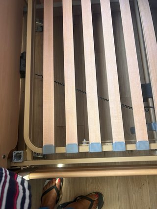 Cama geriátrica de madera