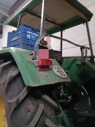 Tractor John Deere 3140 doble tracción.