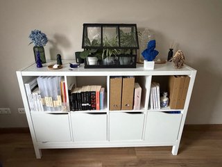 Estantería KALLAX IKEA con estructura inferior