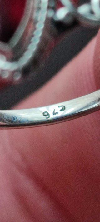 Anillo de Plata y Granate.