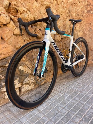 Bicicleta Merida Scultura Bahrain Victorius 6000