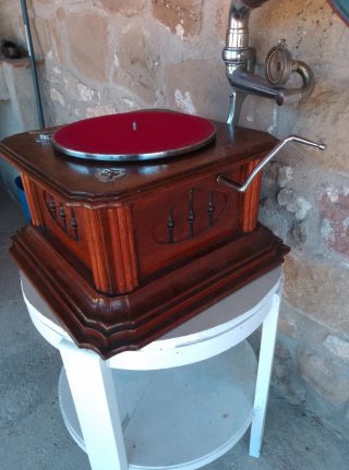 Gramófono/Gramola Antigua