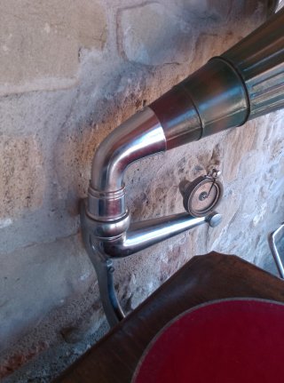 Gramófono/Gramola Antigua