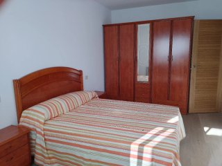 Se alquila piso en zona piringalla