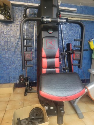 Máquina de pesas y bicicleta estática