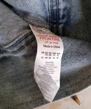 Cazadora vaquera oversize azul talla 48