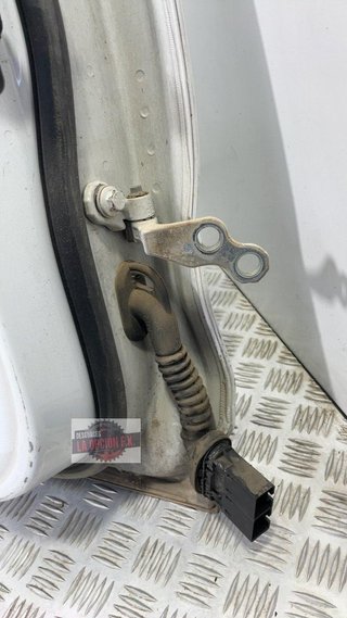 PUERTA TRASERA IZQUIERDA Ford Kuga (CBV)(2008->)