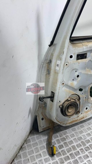 PUERTA TRASERA DERECHA Renault Clio IV (2012->)
