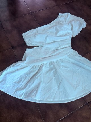 Vestido blanco asimétrico