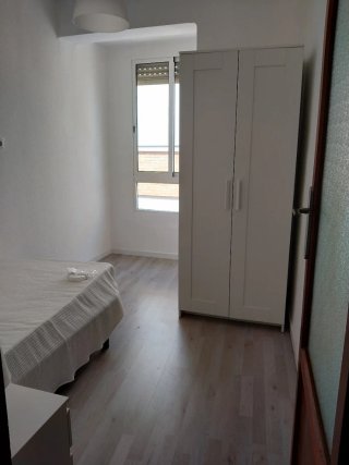 Se alquila habitación en el centro de Vila-real