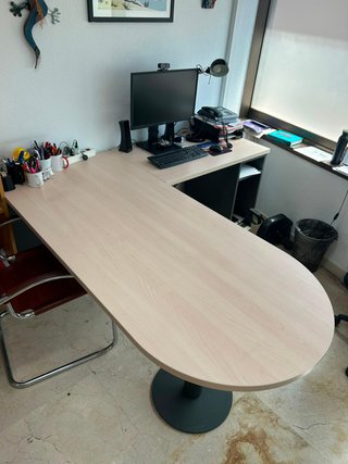 Tavolo da ufficio a L, in legno e metallo