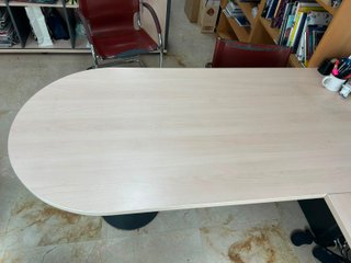 Tavolo da ufficio a L, in legno e metallo