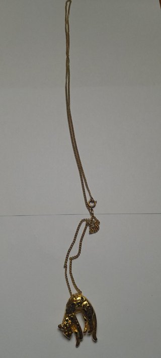 Collana con ciondolo a forma di leopardo