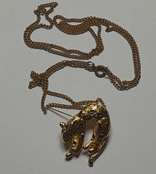 Collana con ciondolo a forma di leopardo