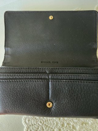 Billetera Michael Kors Negra y Dorada