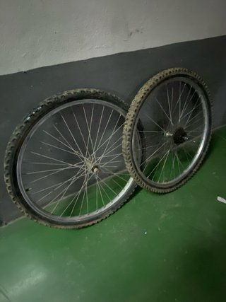 Ruedas de Bicicleta con Cubiertas