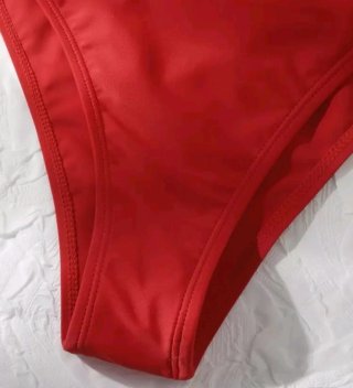 Bañador mujer rojo escote V