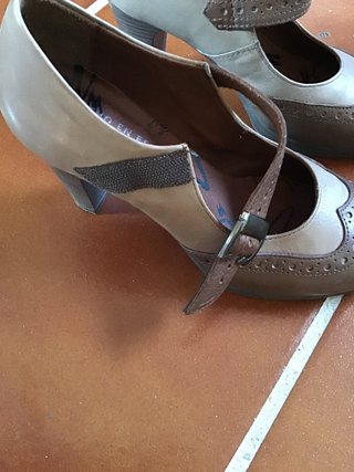 Zapatos Pitillos tacón beige y marrón, talla 36