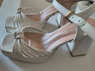 Sandalias blancas tacón talla 36