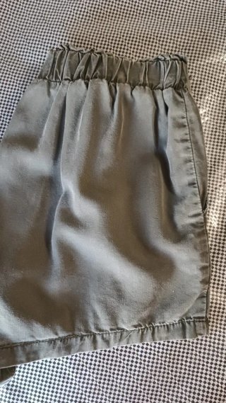 Pantalón corto verde t.38