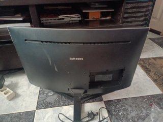 Monitor Samsung C27JG56QQU Curvo 27 (Schermo rotto)
