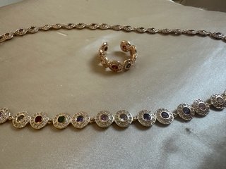 Collar y Anillo Circonitas Multicolor con adornos