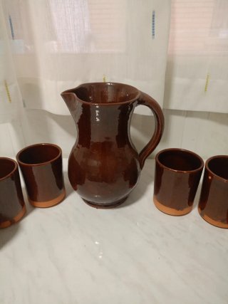 Juego Jarra y Vasos de Barro Marrón