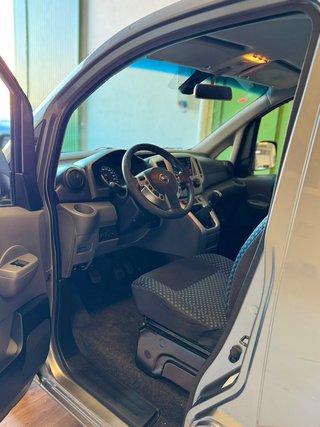 Nissan NV200 pequeña furgoneta 7 plazas