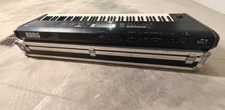 Teclado Korg TR 88 teclas + Flight Case