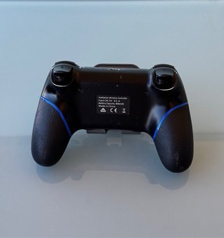PS4 Pro 1TB + Videojuego + Mando + Cables