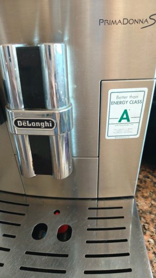 Cafetera DeLonghi PrimaDonna, grano o premolido