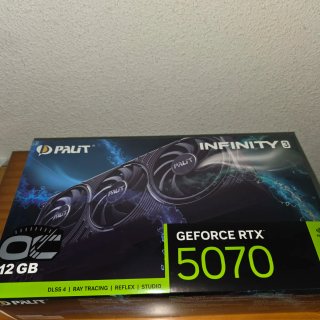 Caja Gráfica Palit RTX 5070