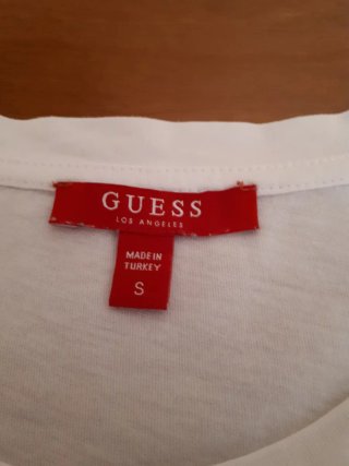 Camiseta marca Guess