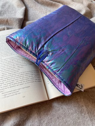 Funda literaria Iridiscente
