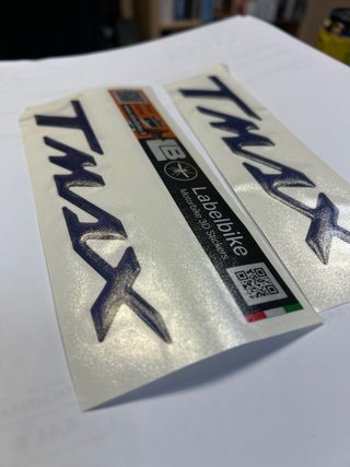 Pegatinas TMAX relieve azul  oscuro