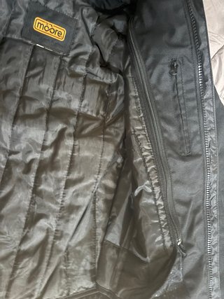 Chaqueta de moto con protecciones