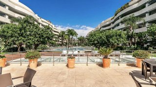 Piso en alquiler en Puerto Banús en Marbella