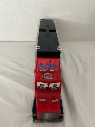 Camión Transportador con 24 Coches