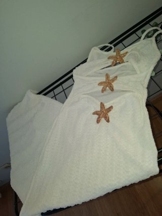 Vestido blanco con estrellas de mar
