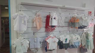 Paneles de lamas de madera para expositor tienda