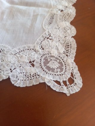 Pañuelo de encaje blanco