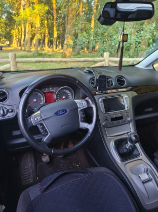 Ford  galaxy 2 litre 2007