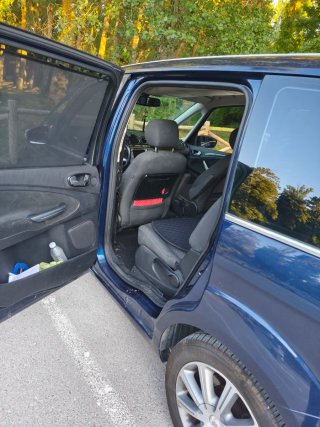 Ford  galaxy 2 litre 2007