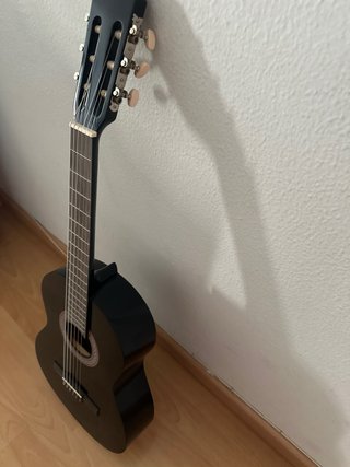 Guitarra Acústica Negra Cadete de J. M. Navarrez