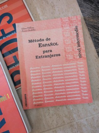 3 libros: Redes curso de español para extranjeros