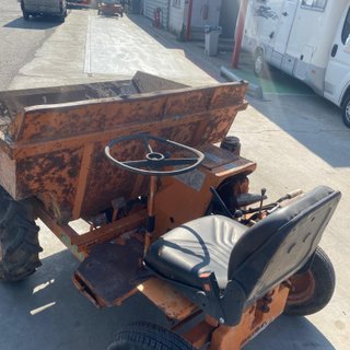 Dumper AUSA diésel con volquete basculante
