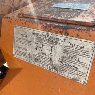 Dumper AUSA diésel con volquete basculante
