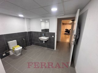 Local comercial en alquiler en La Nova Esquerra de l'Eixample en Barcelona