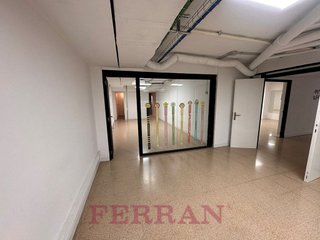 Local comercial en alquiler en La Nova Esquerra de l'Eixample en Barcelona