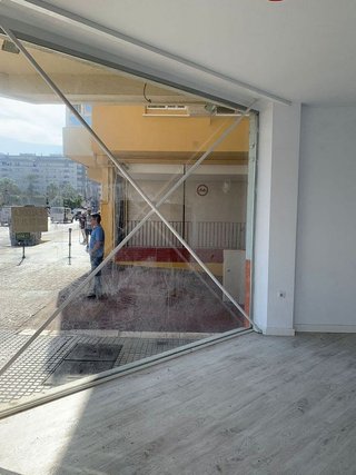 Local comercial en alquiler en Cortadura - Zona Franca  en Cádiz